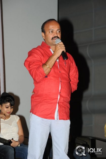 Aadu-Magadura-Bujji-Platinum-Disc-Function